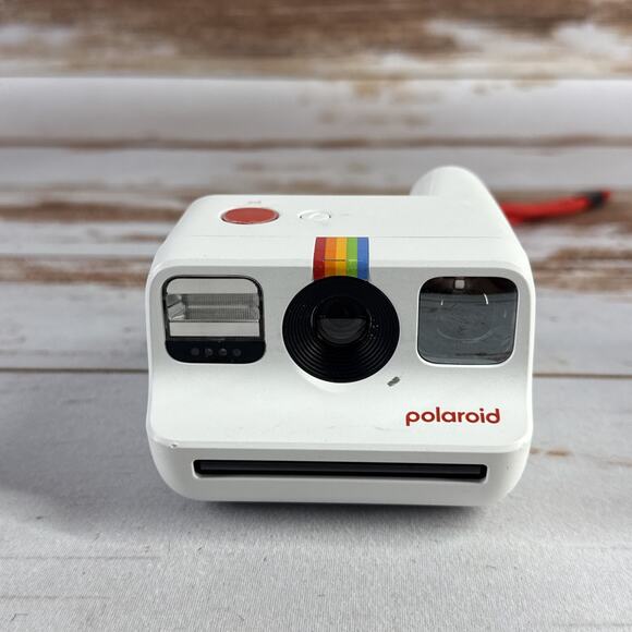 Polaroid Go Generation 2 - Mini Instant Film Camera - White (9097) - Picture 1 of 5